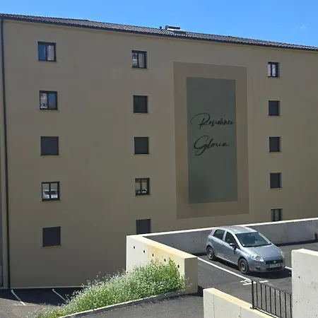 Apartment Gloria *